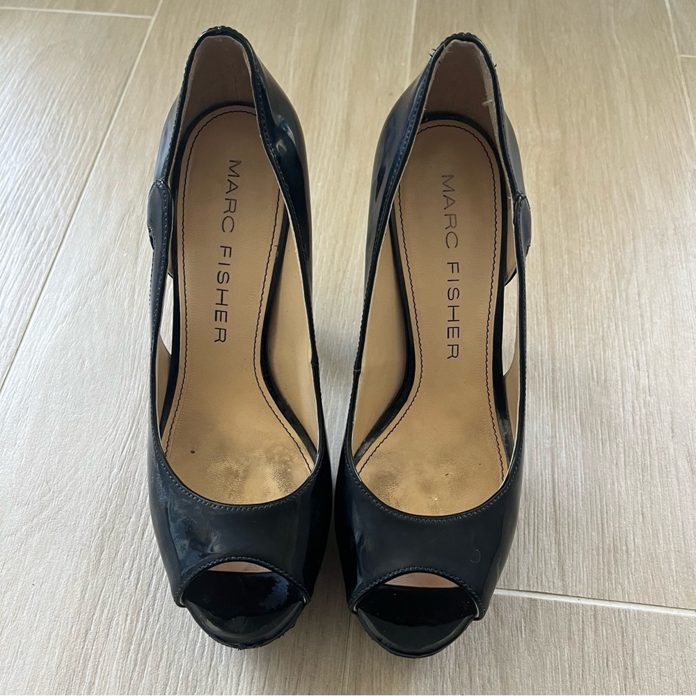 Marc Fisher Tumbler Peep Toe heels Size 7